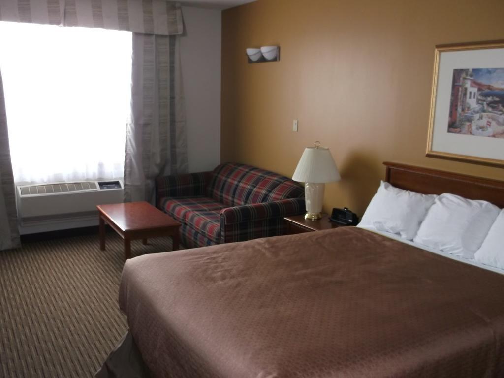 Foxwood Inn And Suites Fox Creek 客房 照片