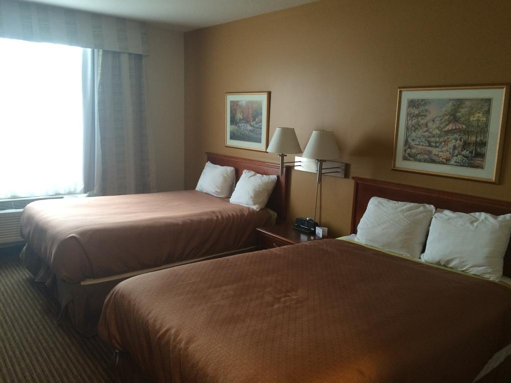Foxwood Inn And Suites Fox Creek 客房 照片