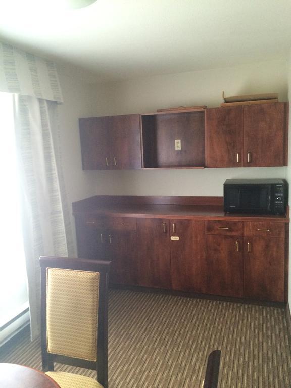 Foxwood Inn And Suites Fox Creek 客房 照片
