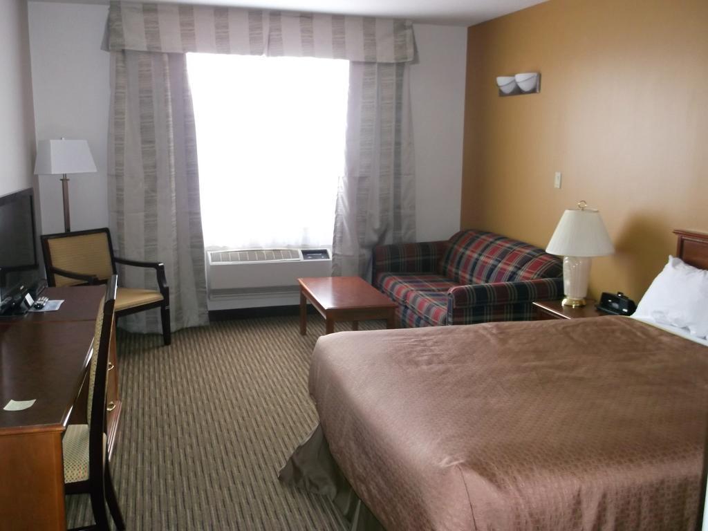 Foxwood Inn And Suites Fox Creek 客房 照片